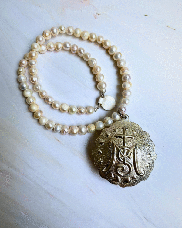 COLLAR PERLAS CON MEDALLA VIRGEN DE GPE - Image 6