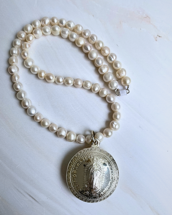 COLLAR PERLAS CON MEDALLA VIRGEN DE GPE - Image 7