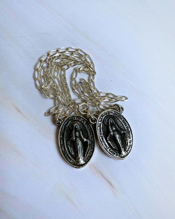 COLLAR TIPO ESCAPULARIO MEDALLA MILAGROSA PLATA .925