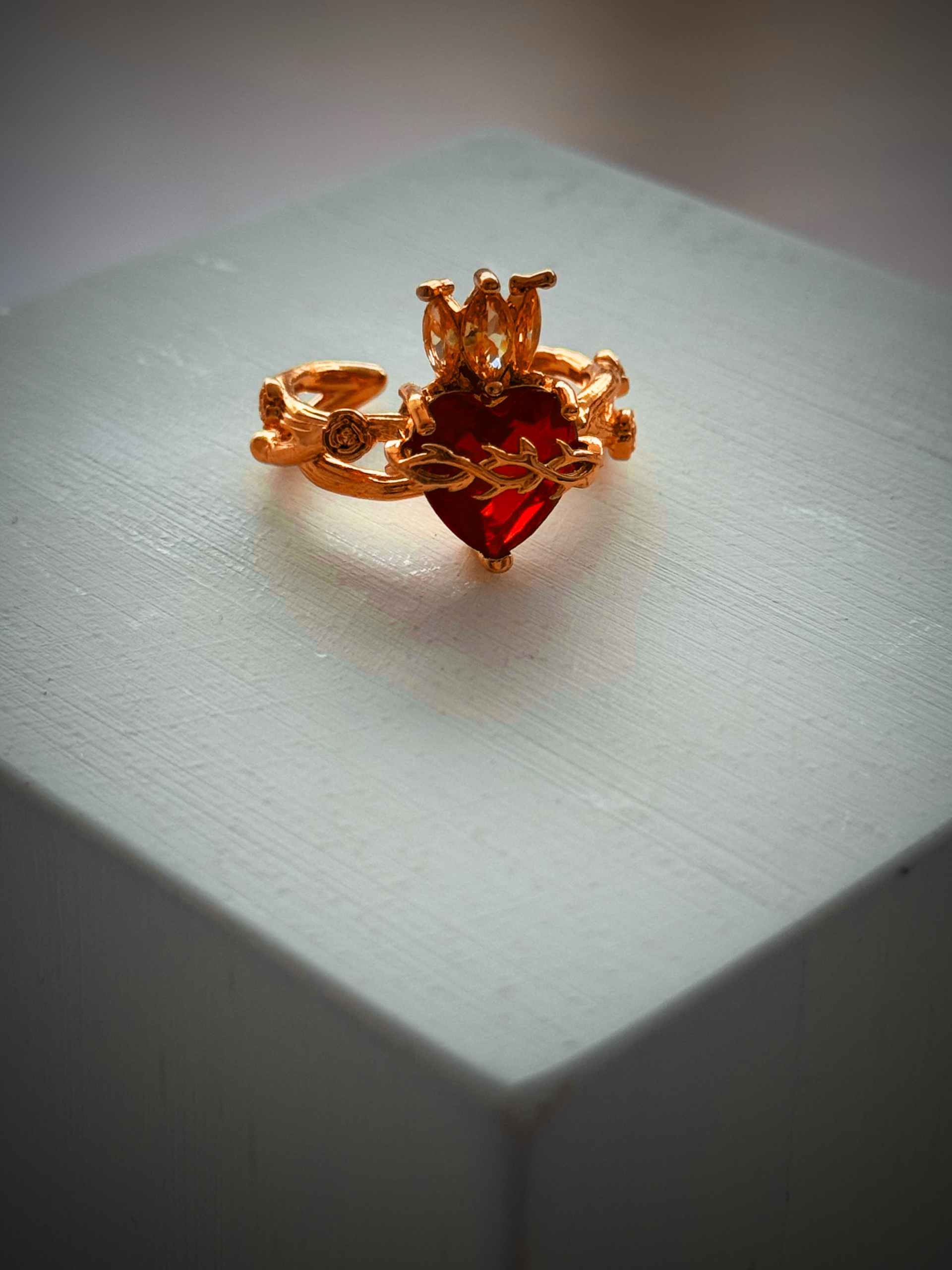 ANILLO SAGRADO CORAZÓN ROSAS Y ESPINAS - Image 3